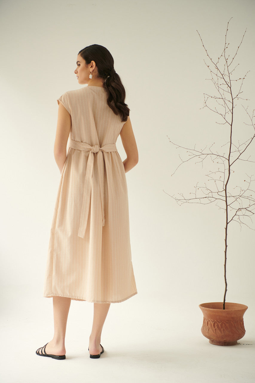 Magnolia, Linen Dress in Champagne Pink detail view