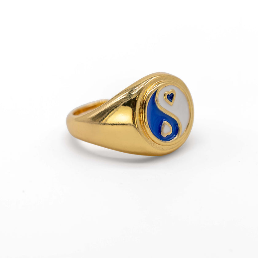 Ying Yang Ring, in Blue & White detail view