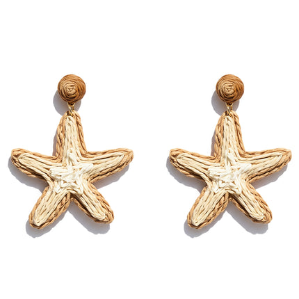 Natural raffia starfish earrings with woven texture in beige and sand tones